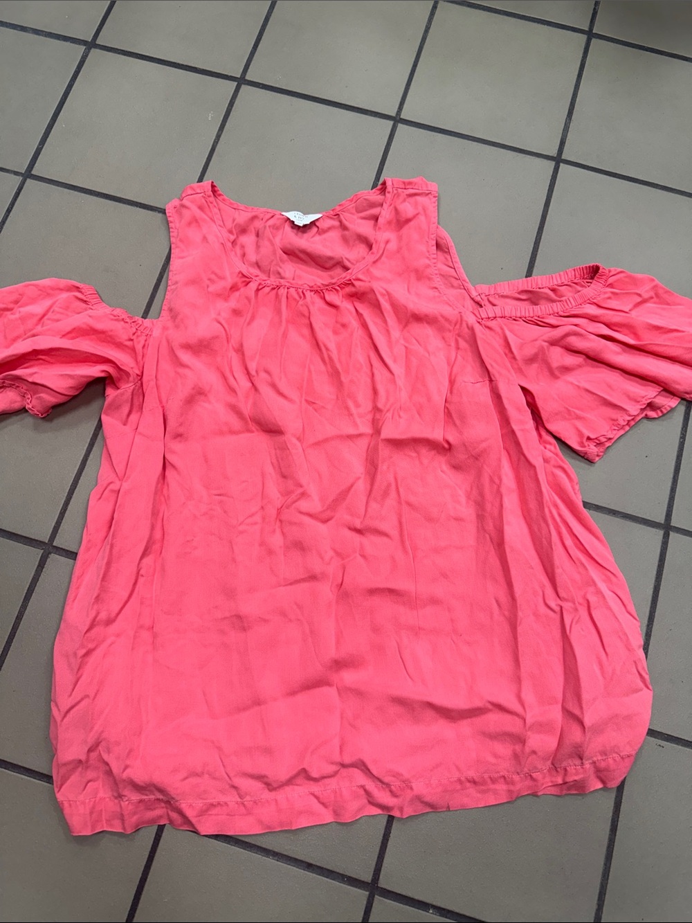 crown & ivy Coral Pink Cold-Shoulder Camisole